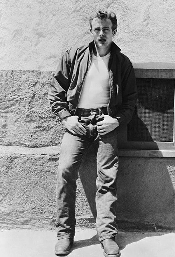 1930'larda kovboy filmlerinde görülmesinin ardından, 1950'li yıllarda James Dean'in "Asi Gençlik" filminde giymesiyle insanlar arasında yaygınlaşmaya başladı.