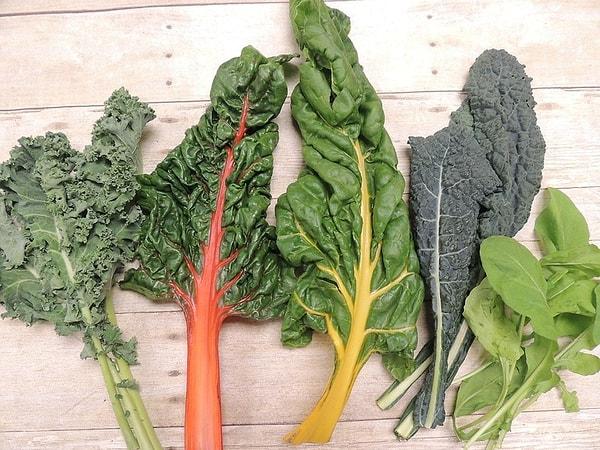 8. Yeşil yapraklı sebzeleri daha fazla tüketin.