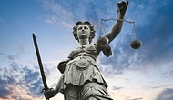 Annesine Şiddet Uyguladığı İçin Babasını Öldürmüştü: Mahkemeden Oy Birliğiyle Beraat Kararı