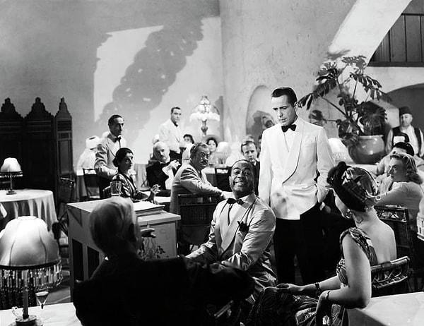 16. Casablanca filminde piyanist Sam'i canlandıran Dooley Wilson, aslında bateristti ve piyano çalmayı bilmiyordu.