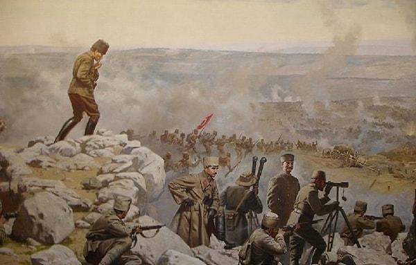 1921 - Sakarya Meydan Muharebesi'nin kazanılmasının ardından Mustafa Kemal Paşa, Ankara'ya döndü.