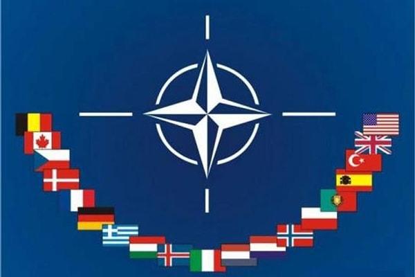 1951 - Kuzey Atlantik Antlaşması Örgütü, Türkiye ve Yunanistan'a NATO'ya katılma çağrısı yaptı.