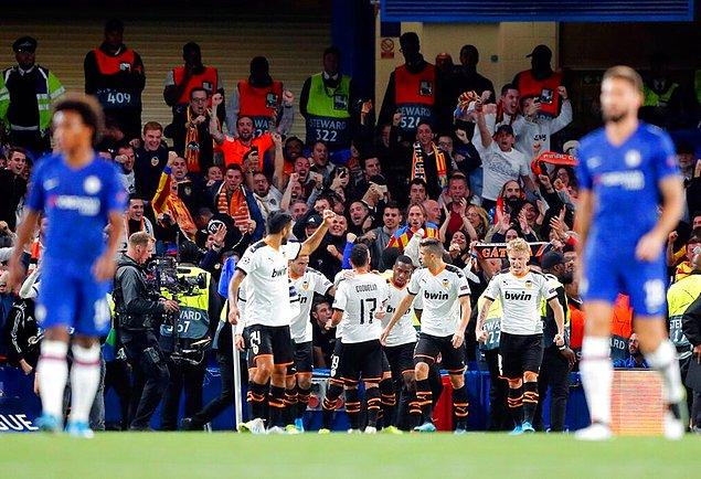 İngiliz temsilcisi Chelsea, Valencia'ya 1-0 mağlup olmaktan kurtulamadı. Valencia'ya bu zorlu maçta galibiyeti getiren isim ise Rodrigo oldu.