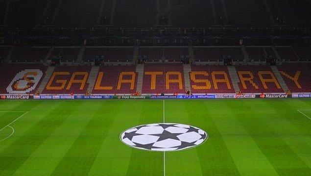 Bugüne kadar UEFA Şampiyonlar Ligi gruplarında mücadele ettiği 15 sezonun 9'unda eleme turu oynamak durumunda kalan Galatasaray, ilk olarak 2002-2003 sezonunda gruplara direkt katıldı.