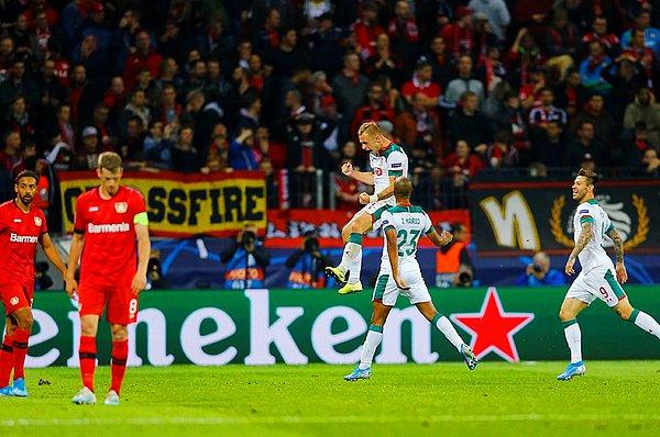 UEFA Şampiyonlar Ligi'nde Lokomotiv Moskova, deplasmanda Bayer Leverkusen'i 2-1 mağlup ederek sürpriz bir başlangıç yaptı.