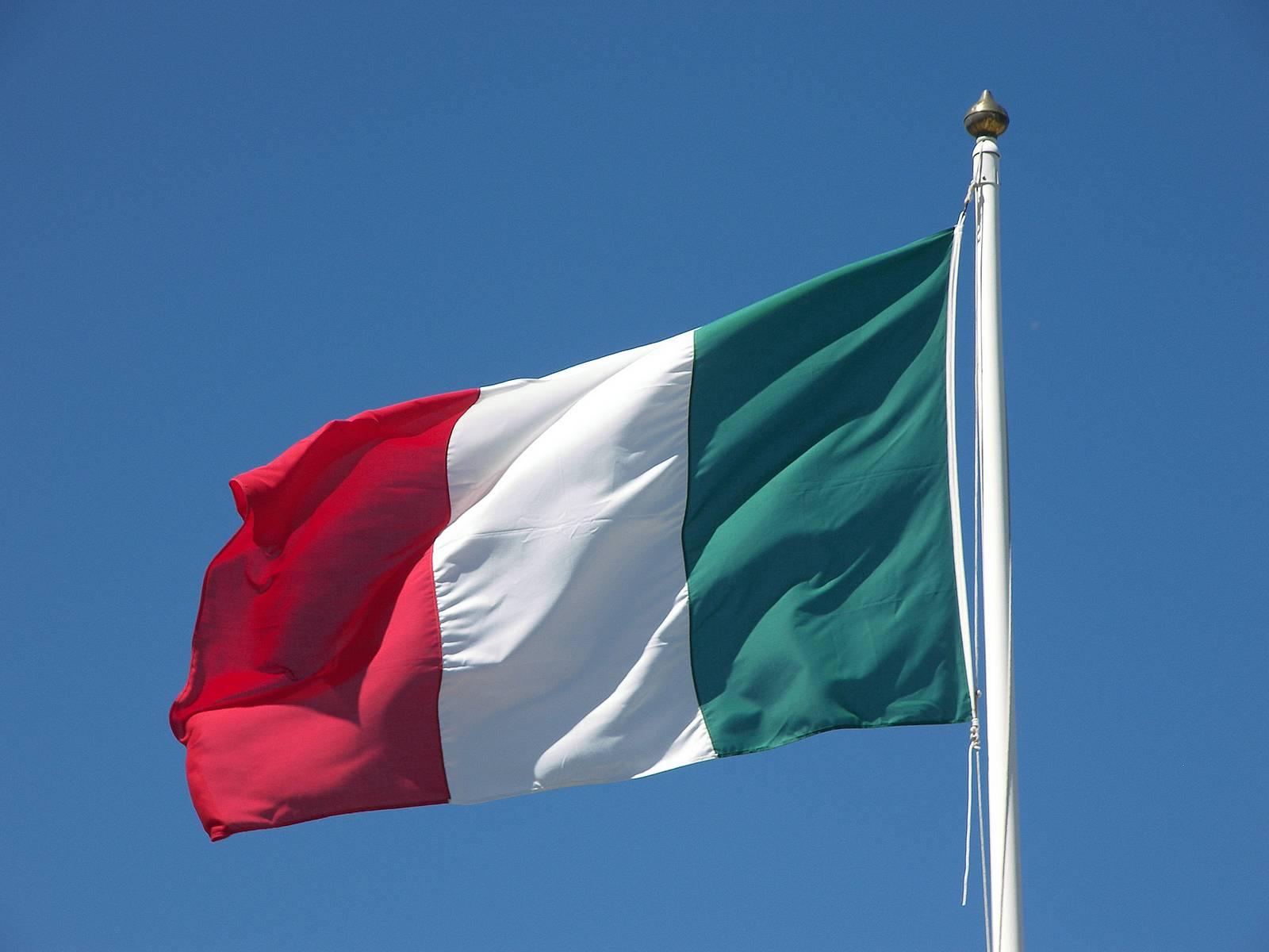 8. Vatikan'ın İtalyan Büyükelçiliği İtalya'da bulunuyor.