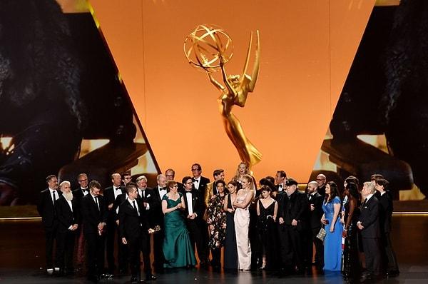 Emmy Ödülleri, Los Angeles'taki Microsoft Tiyatrosu'nda düzenlenen törenle 71'inci kez sahiplerini buldu.