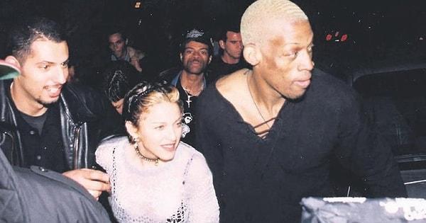 Bu telefon konuşması yapıldığında Las Vegas'ta bulunan Rodman, Madonna'nın sevişmek için kendisine gönderdiği jete atlayıp Madonna'nın yanına gitti.