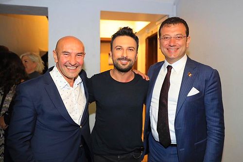 Ekrem İmamoğlu ve Tunç Soyer Tarkan Konserine Gidince Herkesin Gözlerinden Kalpler Çıkaran Olaylar Yaşandı