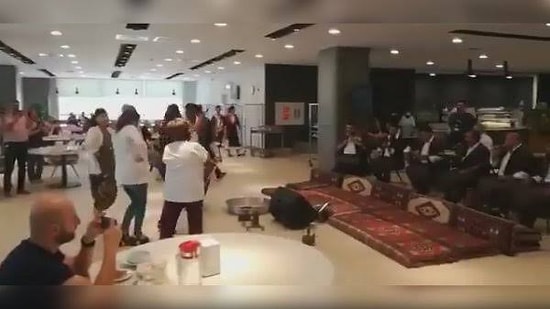 Meclis Gündeminde: Adana Şehir Hastanesi'nde Davullu Zurnalı 'Urfa Sıra Gecesi' Düzenlendi