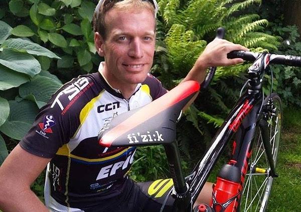9. İki uçak kazasından kurtulan Hollandalı bisikletçi: