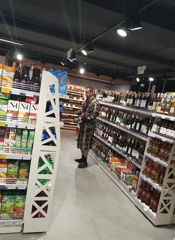 18. Просто вышел из дома в чем есть