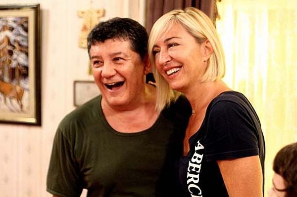 Ünlüoğlu, 25 yıldır birlikte yaşadığı tiyatro sanatçısı Gülenay Kalkan ile 14 Şubat 2013 yılında evlenmişti.