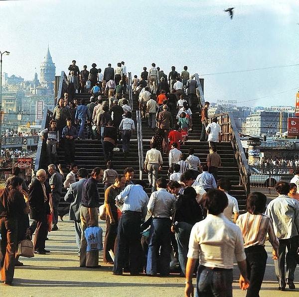 16. Eminönü üst geçidi, İstanbul, 1978.
