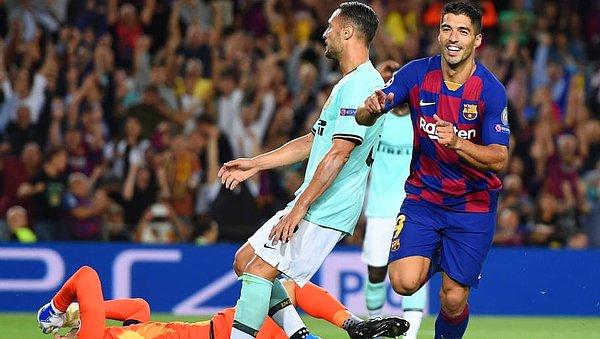 F Frubu ikinci maçında Barcelona ile Inter karşı karşıya geldi. Gecenin maçında Barcelona, 1-0 geriye düştüğü maçı Luis Suarez'in golleriyle 2-1 kazandı.
