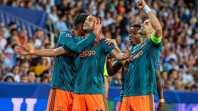 UEFA Şampiyonlar Ligi H Grubu ikinci maçında Valencia'ya konuk olan Ajax, zorlu deplasmanda 3 puanı 3 golle almayı başardı: 0-3