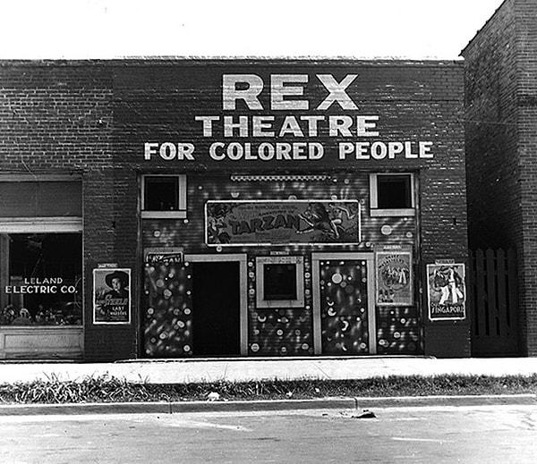 2. Renkli insanlar için bir sinema salonu, 1937.