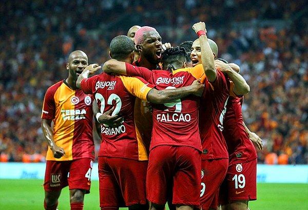 UEFA Şampiyonlar Ligi A Grubu ikinci maçında Fransa temsilcisi Paris Saint-Germain'e evinde 1-0 yenilen Galatasaray ise Süper Lig'de haftaya 7. sırada başladı.