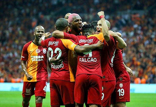 UEFA Şampiyonlar Ligi A Grubu ikinci maçında Fransa temsilcisi Paris Saint-Germain'e evinde 1-0 yenilen Galatasaray ise Süper Lig'de haftaya 7. sırada başladı.