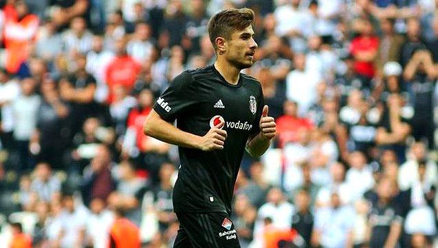 Milli futbolcunun bu geceyi hastanede geçireceğini belirten Kavalcı, ameliyatın yarın gerçekleştirileceğini söyledi.