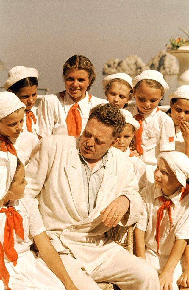 Nâzım Hikmet, Artek Çocuk Kampı’nda, 1952