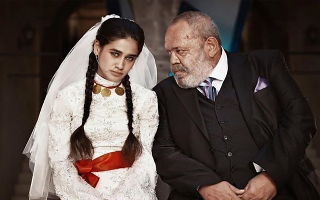 Hayat Devam Ediyor dizisinde yaşlı biriyle zorla evlendirilen çocuk gelin Hayat'ın hikayesi bir dönem hepimizi etkilemiş, ekran başına kitlemişti.