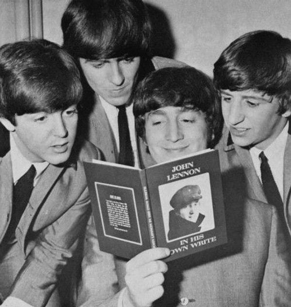 Lennon çok üretken bir insandı. Müzik dışında yazdı, çizdi, oynadı. 1964’te In His Own Write (Kendi Yazdıkları) ve 1965’te A Spaniard in the Works adlı kitaplarını yayımladı.