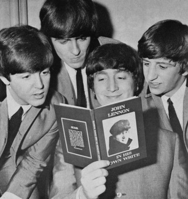 Lennon çok üretken bir insandı. Müzik dışında yazdı, çizdi, oynadı. 1964’te In His Own Write (Kendi Yazdıkları) ve 1965’te A Spaniard in the Works adlı kitaplarını yayımladı.