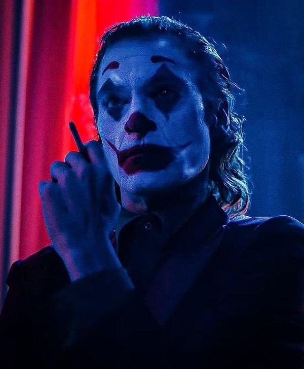 8. Joker’in devamı gelecek mi sorusu üzerine Joaquin Phoenix: “Karakterin gidebileceği sınırsız yollar var. Elimizde olan bir şey olsa Todd ile birlikte şu an çekimlere başlarız.”