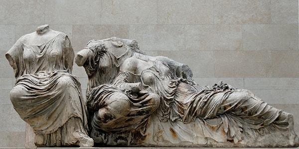 5. Gelelim içerisindeki gizli hazinelere... Parthenon Mermerleri, Klasik Yunan heykel sanatının en güzel örneklerinden biri.