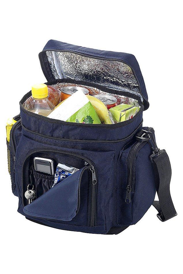 4. Kampa götürdüğünüz yiyecekler bu soğuk tutucu çanta sayesinde hep ideal sıcaklığında ve taze kalacak.
