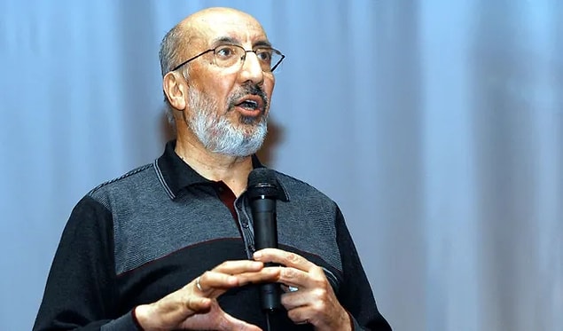 Yeni Akit yazarı Abdurrahman Dillipak, deprem sonrası yazdığı köşe yazısında şu ifadelere yer verdi: “O fay kırığından kişi cehennem çukuruna düşer. Dünya başına yıkılır. Mısır deltasından, Gâvur gölüne, Amanoslara yani Gâvur dağına, Ahir dağına kadar uzayan kırık, Lut kavminin helak olduğu o Lut gölü kırığı, aslında bir gay ve lezbiyen kırığıdır, bizim kitaplarımızda."