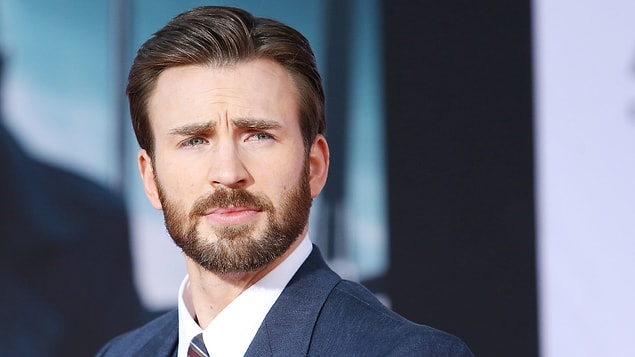 13. Chris Evans çok uzun bir süre sosyal anksiyete ile mücadele etti.