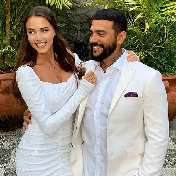 Тогда никто из них не стал опровергать факт помолвки или свадьбы.