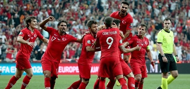Maça kalede Mert, defans hattında Zeki, Umut, Merih, Kaan; orta sahada Ozan, Mahmut, Emre ve ilerde Cenk, Burak, Hakan ile başladık.