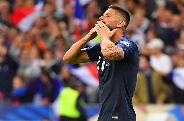 Ev sahibi Fransa 76. dakikada Fransa Olivier Giroud ile 1-0 öne geçti.