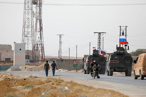 "Türkiye ve Suriye ordularının bulunduğu bölgede iki ordu arasındaki cephe hattında Rus askeri polisi devriye yapıyor"