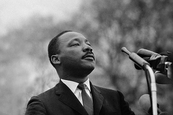1964 - Nobel Barış Ödülü Martin Luther King'e verildi.