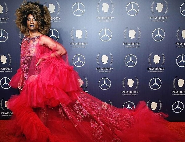 Портера уже прозвали иконой стиля. Действительно, актер умеет удивлять эффектными нарядами, а каждый его выход на красную дорожку вызывает большой интерес публики.