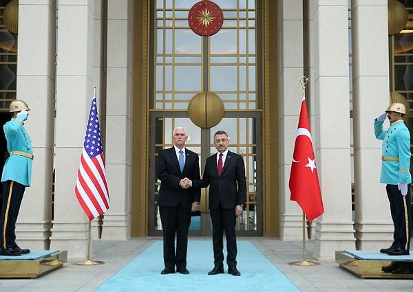Cumhurbaşkanı Yardımcısı Fuat Oktay, ABD Başkan Yardımcısı Mike Pence'i Cumhurbaşkanlığı Külliyesi'nde karşıladı.