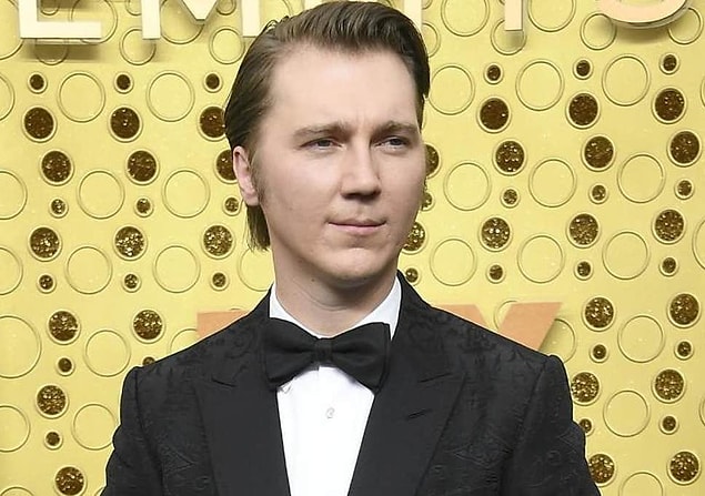 Warner Bros. 17 Ekim' de, Little Miss Sunshine ile ünlenen Paul Dano'nun, The Riddler'ı canlandıracağını açıkladı.