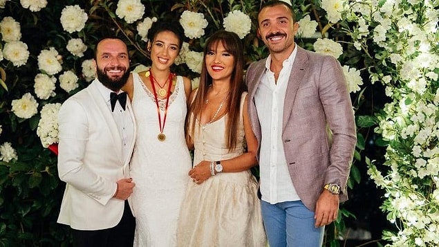 18. Bitmeyecek anladığınız üzere... Demet Akalın'ın Berkay ve eşi ile hediye saat üzerinden girdiği sosyal medya kavgası