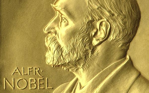 Geçen yıl İsveç akademisinde yaşanan cinsel saldırı skandalı nedeniyle edebiyat dalında Nobel ödülü verilmemişti. Bu yıl, ödül hem 2018 için hem de bu yıl için verildi.
