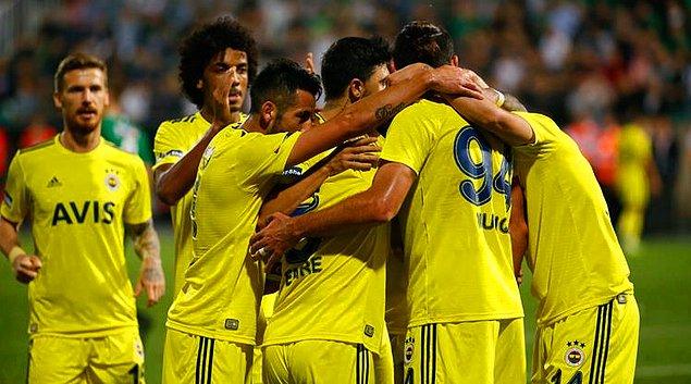 Süper Lig'in 8. haftasında Fenerbahçe, deplasmanda Yukatel Denizlispor'u 2-1 mağlup etti.