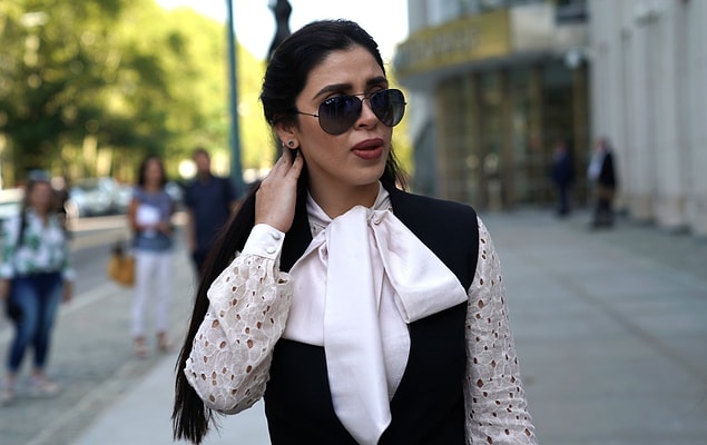 Eski Meksika Güzellik Kraliçesi olan Aispuro, Meksikalı El Chapo ile 2007 yılında evlendi.