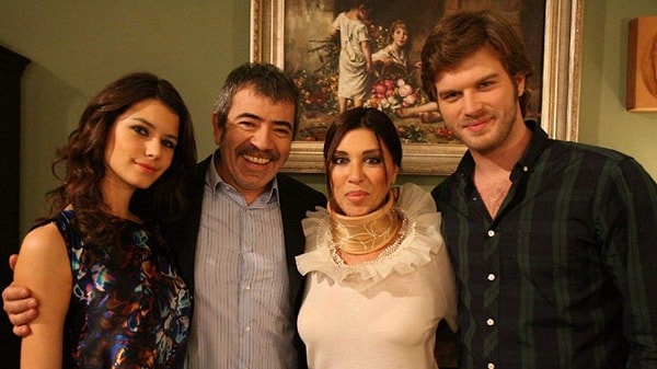 1. Последняя серия «Запретной любви» стала самой просматриваемой за всю историю турецкого телевидения.