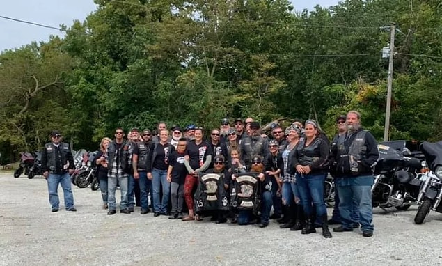 O günkü kazanın ardından bazı motorcularla arkadaş kalan hemşire, bir yıl sonra Facebook'tan kızının limonata standından bahsedince, motorcular çokça limonata hazırlamalarını söylüyor ve büyük bir sürpriz yapıyor.