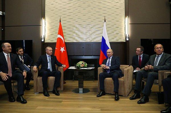 Görüşmenin basına açık kısmında konuşan Erdoğan, Putin'e teşekkürlerini ileterek, davetin bölgede kritik günlerin yaşandığı sürece fayda sağlayacağına inandığını söyledi.