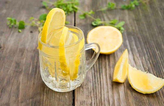 1. Limon suyu, metabolizmayı hızlandırır ve kilo vermeyi kolaylaştırır.