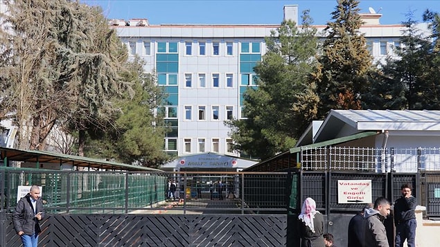 Kayapınar Belediye Başkanı Keziban Yılmaz ve Kocaköy Belediye Başkanı Rojda Nazlier de savcılıktaki sorgularının ardından tutuklandı.